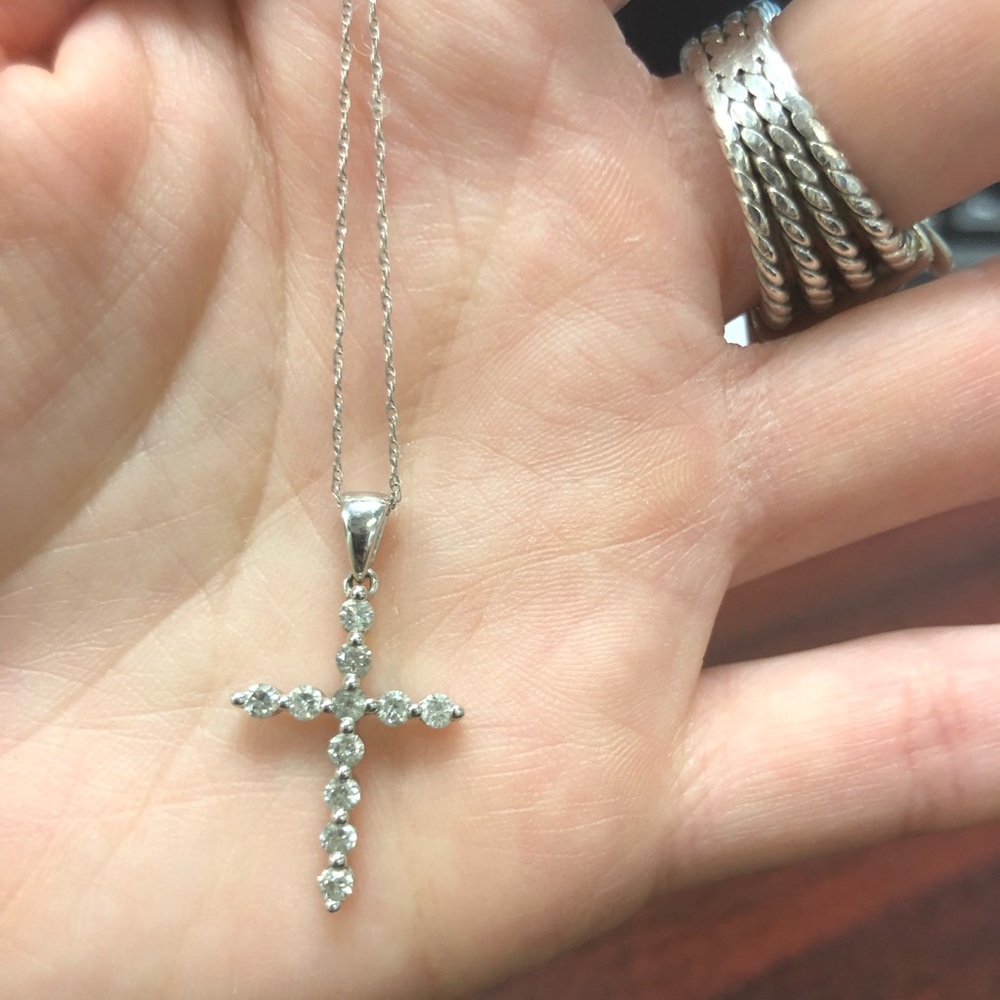 10 Karat white gold, DIAMOND Cross
